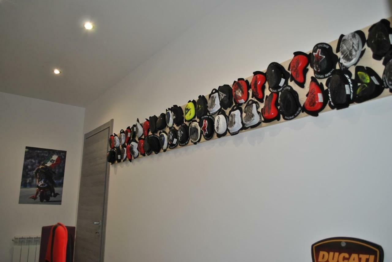 Italian Piston House Sport Moto Rent Bed & Breakfast Millesimo Luaran gambar