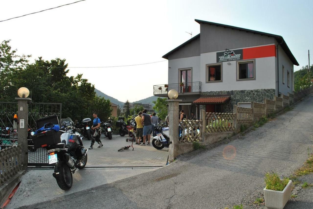 Italian Piston House Sport Moto Rent Bed & Breakfast Millesimo Luaran gambar