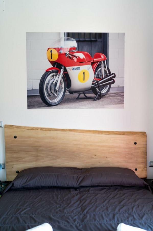 Italian Piston House Sport Moto Rent Bed & Breakfast Millesimo Luaran gambar