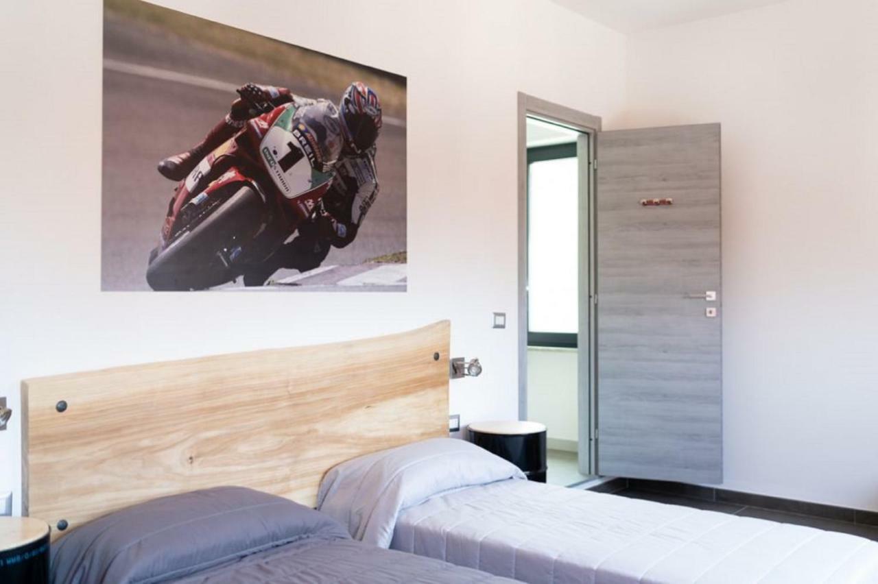 Italian Piston House Sport Moto Rent Bed & Breakfast Millesimo Luaran gambar