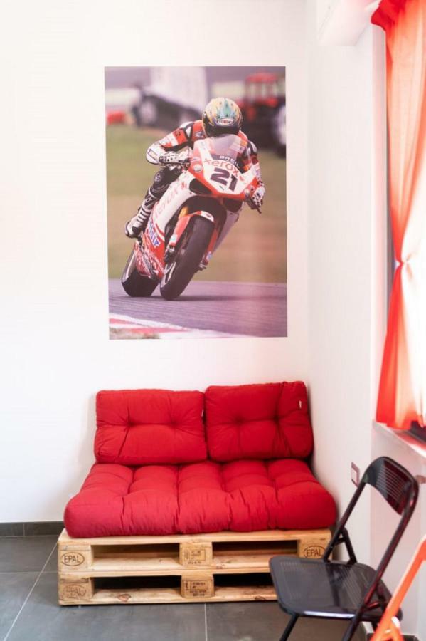 Italian Piston House Sport Moto Rent Bed & Breakfast Millesimo Luaran gambar