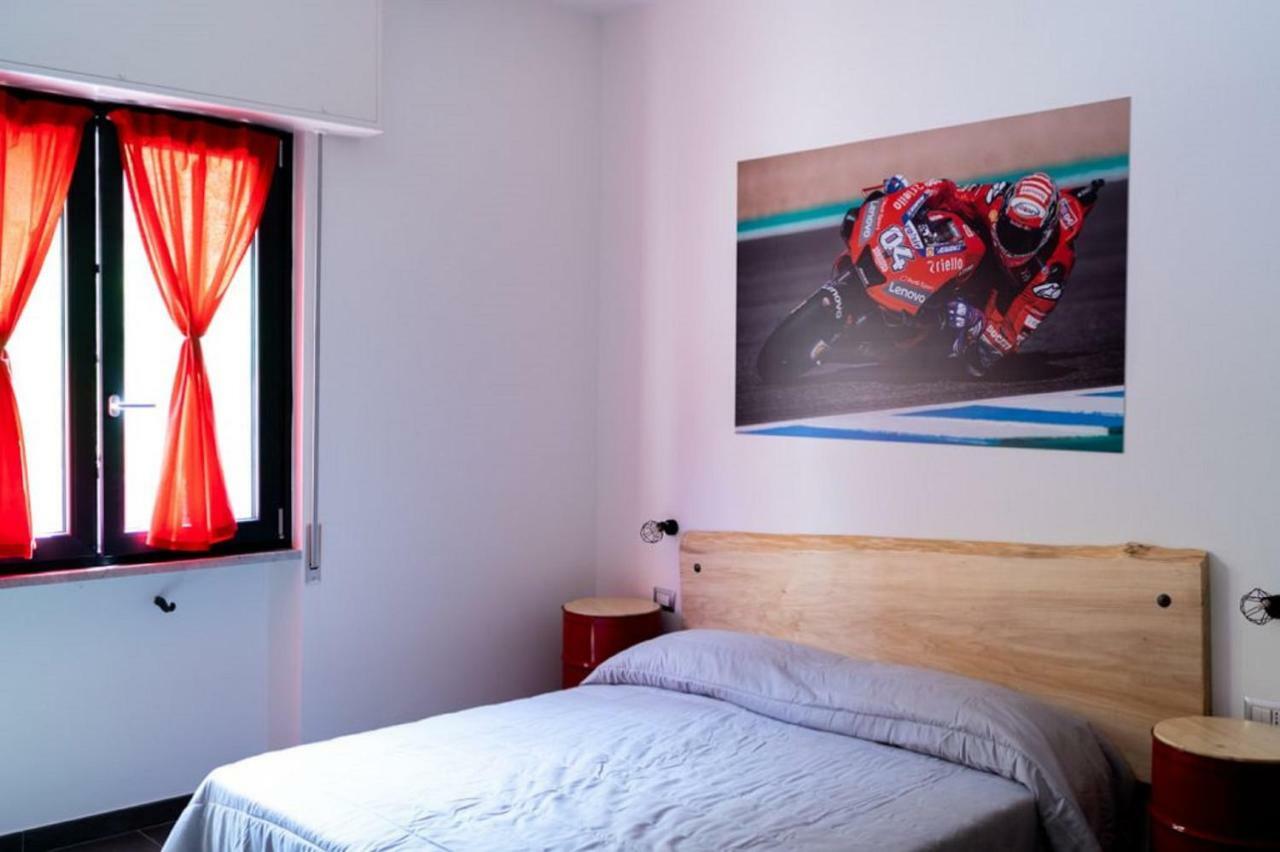 Italian Piston House Sport Moto Rent Bed & Breakfast Millesimo Luaran gambar