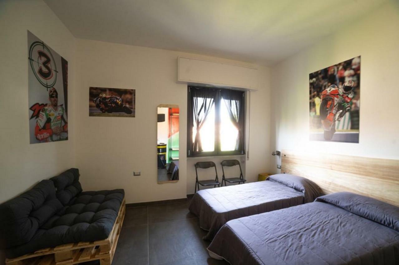 Italian Piston House Sport Moto Rent Bed & Breakfast Millesimo Luaran gambar