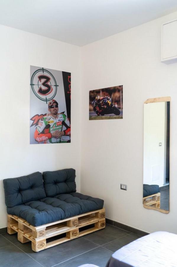Italian Piston House Sport Moto Rent Bed & Breakfast Millesimo Luaran gambar