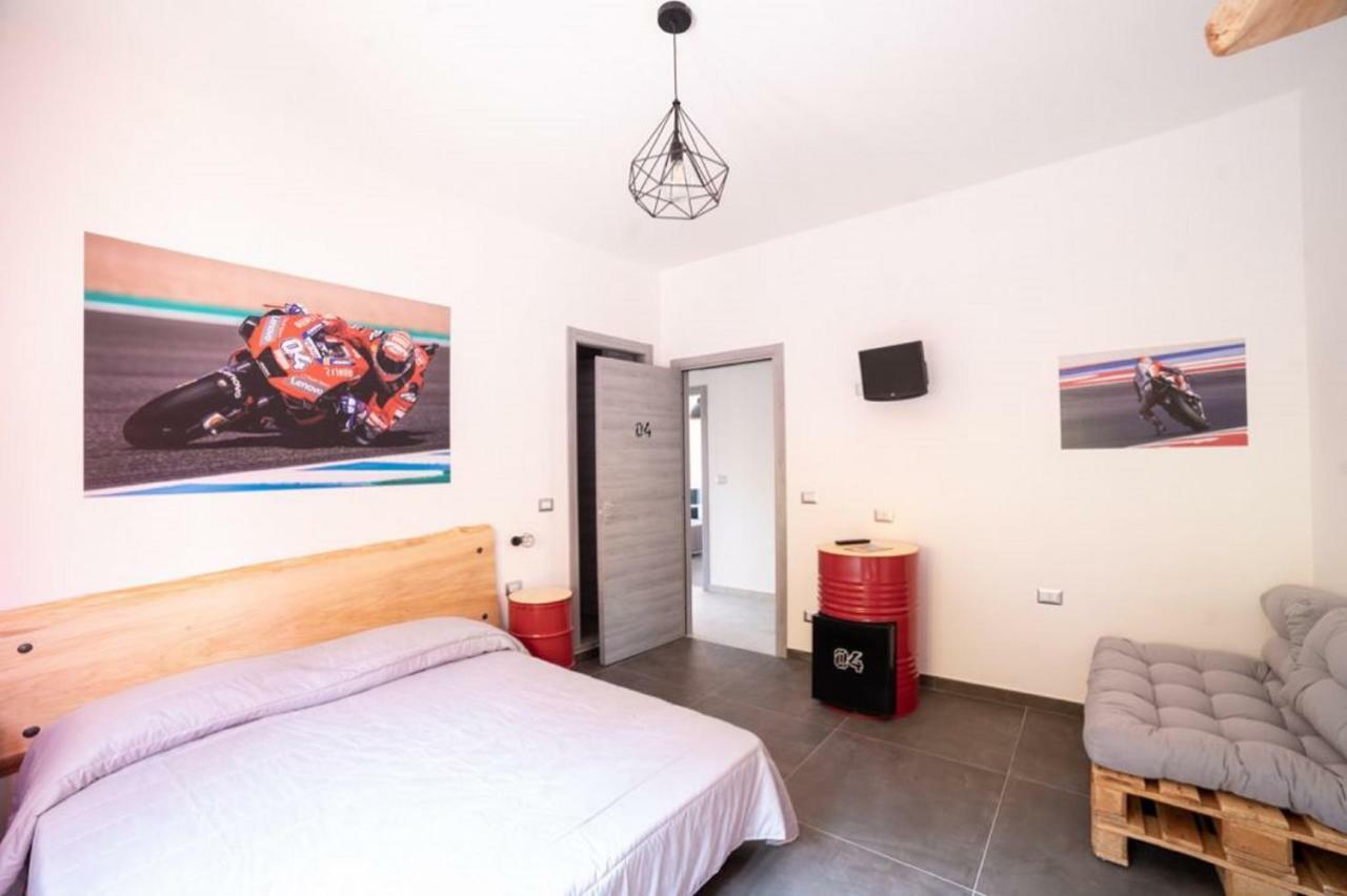 Italian Piston House Sport Moto Rent Bed & Breakfast Millesimo Luaran gambar