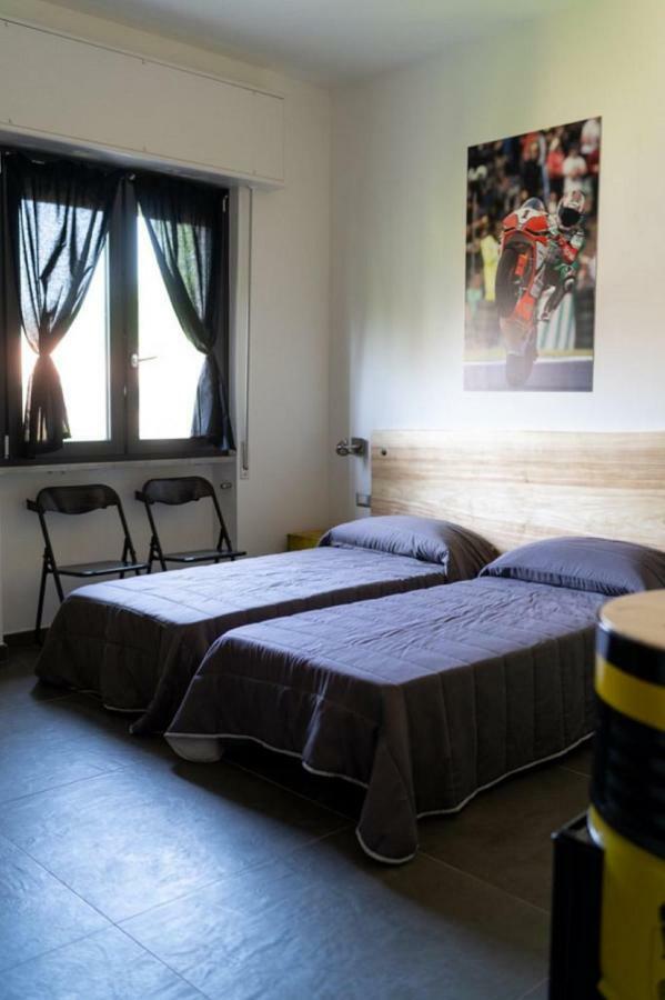Italian Piston House Sport Moto Rent Bed & Breakfast Millesimo Luaran gambar